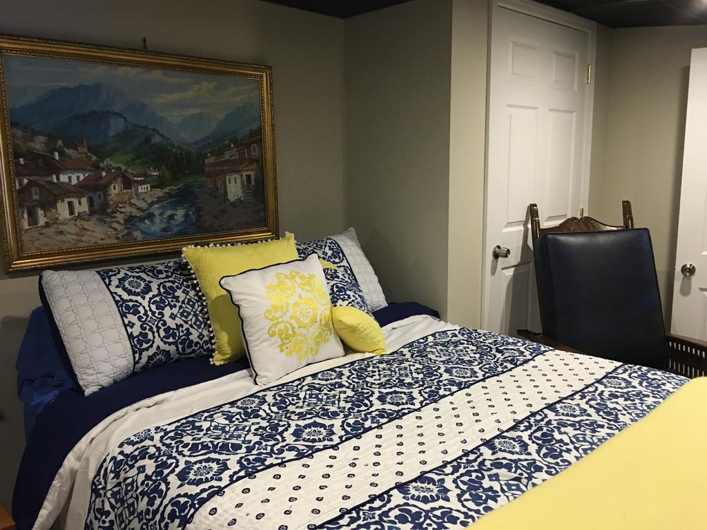 Bed and Breakfast The Ashe Farm Marshall Pokoj fotografie